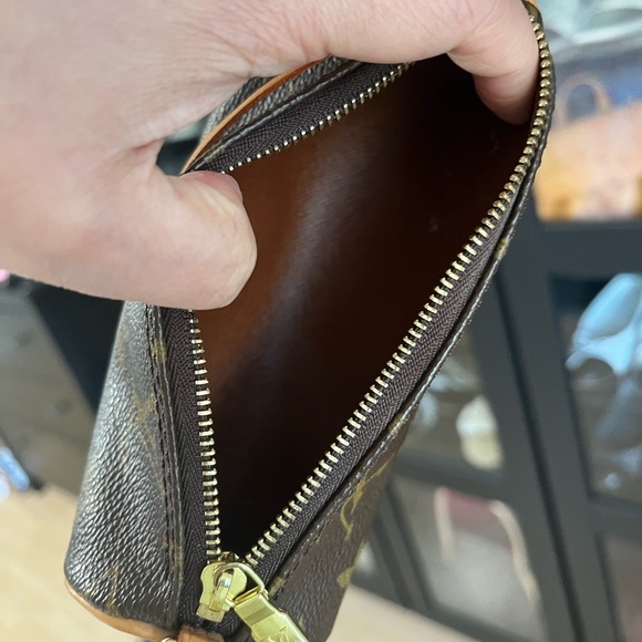 Louis Vuitton Mini Papillon - Picture 9 of 11